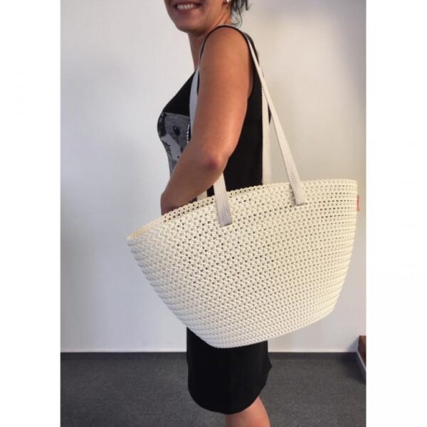 1489564893-44010-big