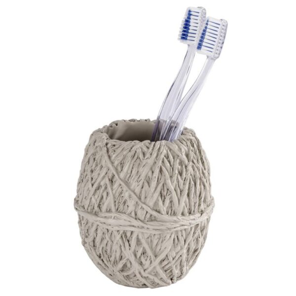 1551194389-486711-big